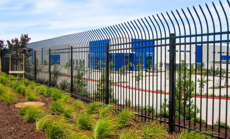 Steel Picket Fence Manufacturer OEM/ODM for Distributors Worldwide