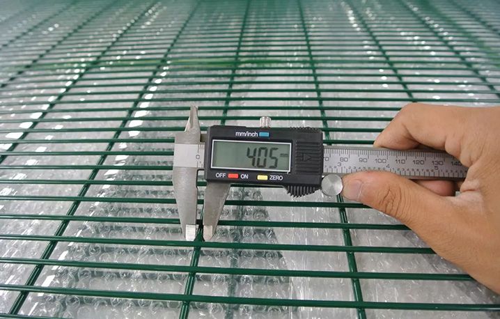 358 Security Fence Features