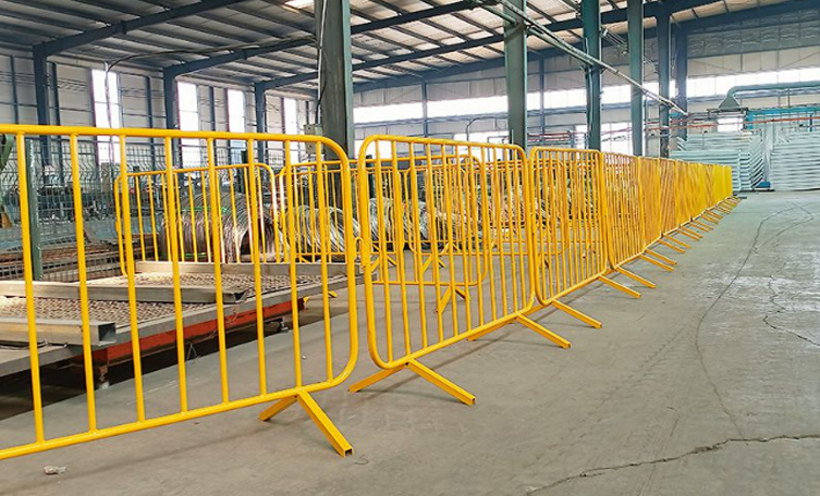 Advantages of Using Crowd Control Barricades at Large Events