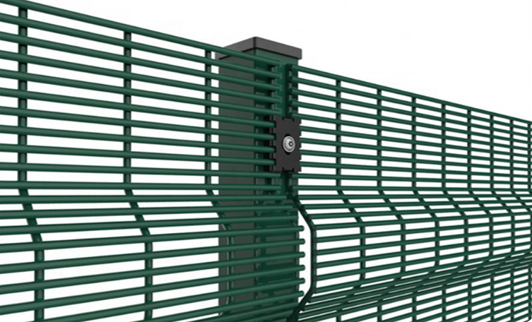 The Pros and Cons of Using Wire Mesh Panels for Security Fencing